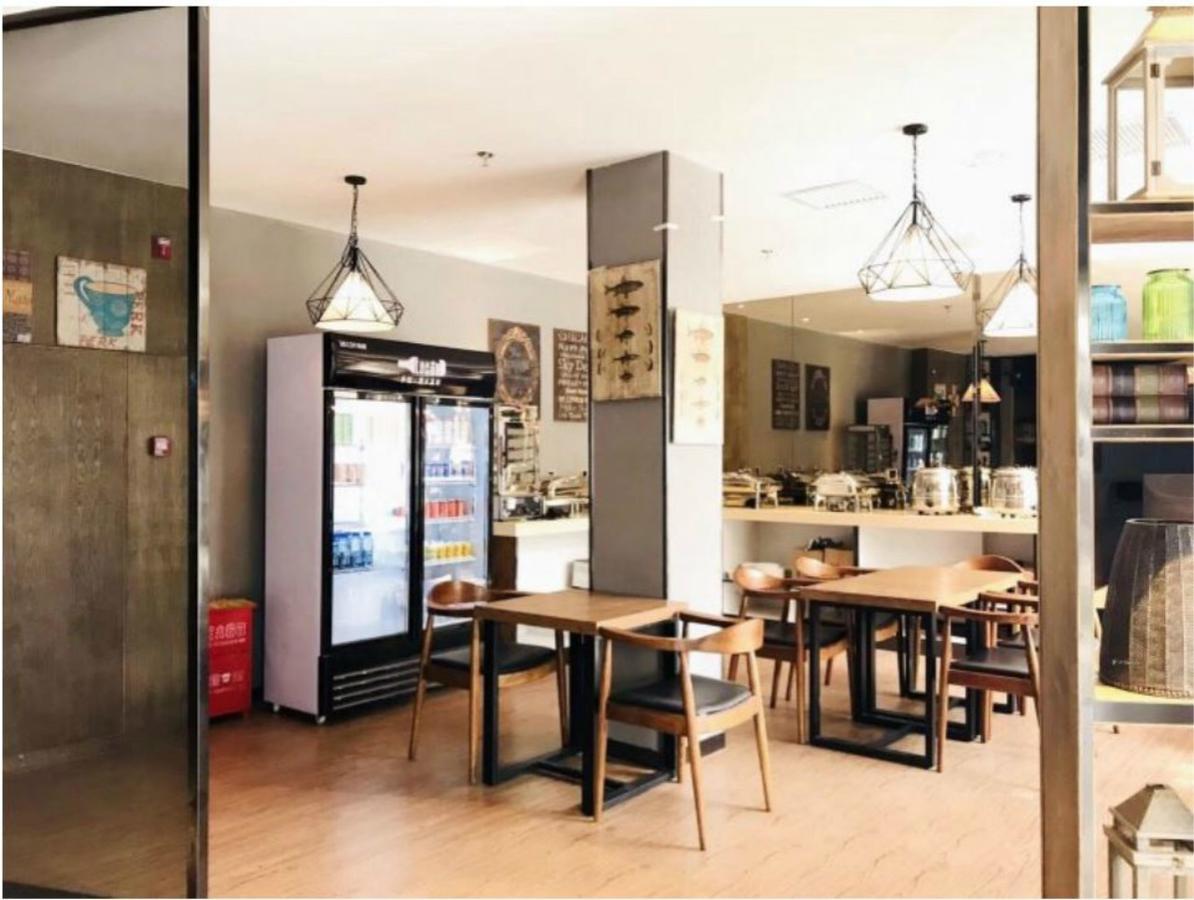 James Joyce Coffetel Beijing Gulou Street, Nanluoguxiang Bagian luar foto